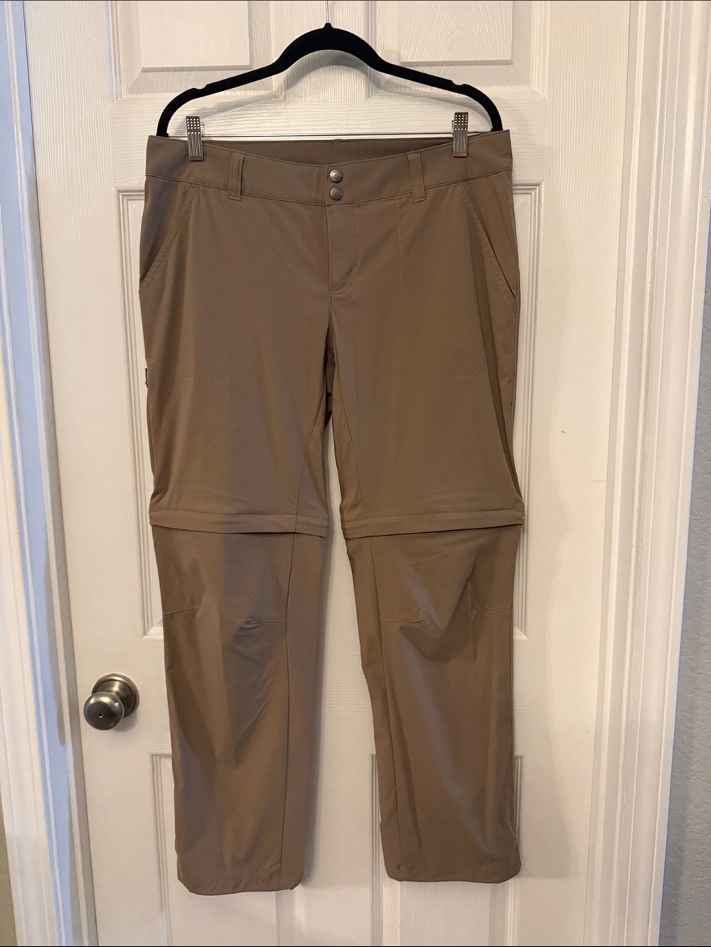 Columbia Women's Convertible Straight-Leg Pants in Brown/Tan, Size 12 Short